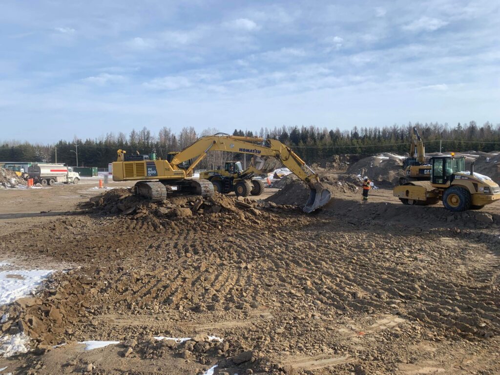 CONSTRUCTION DE DÉFENSE CANADA - BASE DE BAGOTVILLE